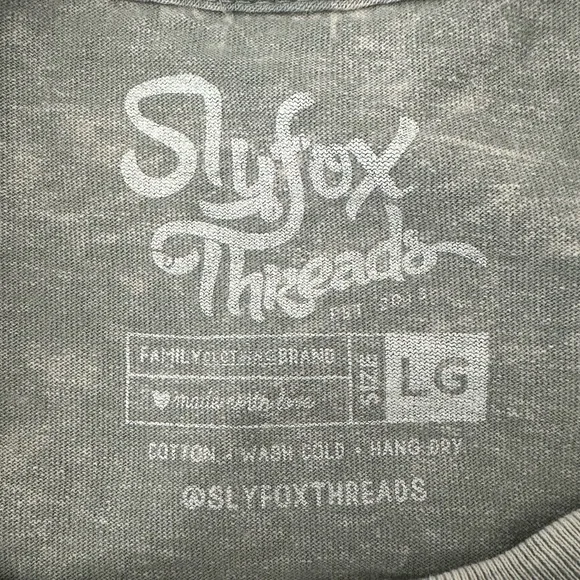 Karrie Locher x Slyfox Threads Cool Moms Club T-shirt - Picture 6 of 7